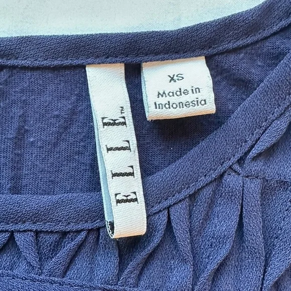 Elle Navy Sleeveless Women's Top - Picture 4 of 7